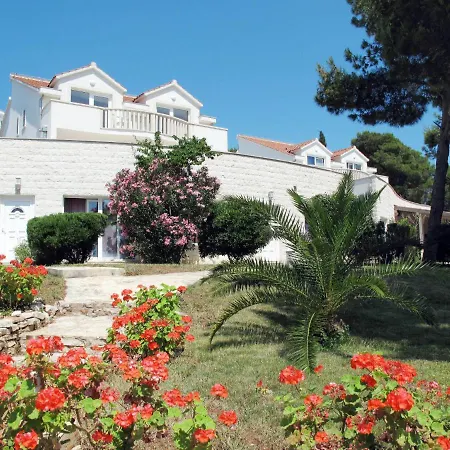 Ilyrian 310s Apartment Milna (Brac)